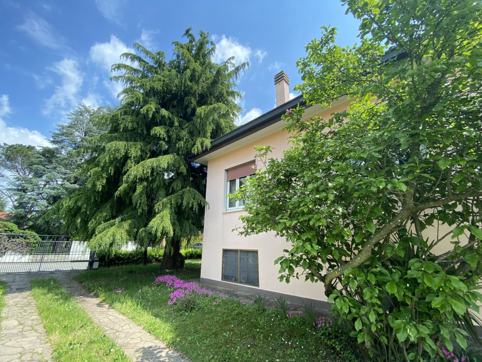 Vendita villa in zona tranquilla Bernareggio Lombardia foto 5